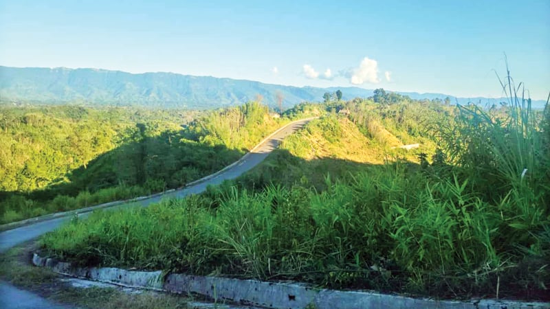 পার্বত্যাঞ্চলে দেশের উঁচু সড়ক নির্মাণের কীর্তি