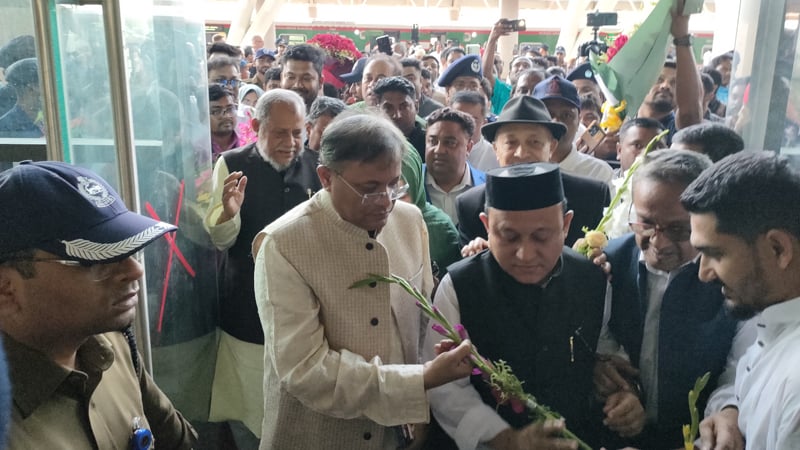 পররাষ্ট্রমন্ত্রীর নেতৃত্বে ৩৪ জনের কূটনীতিক বহর কক্সবাজারে