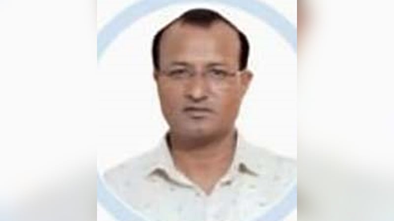 বিশেষজ্ঞ ডাক্তার সেজে দেশের বিভিন্ন স্থানে রোগী দেখতেন তিনি