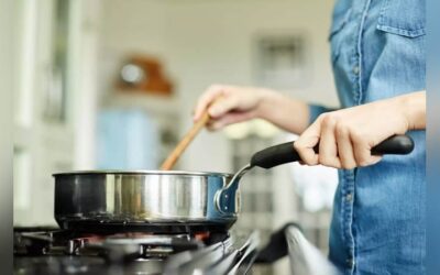 রান্না করতে গিয়ে হাত পুড়ে ফোসকা? যা করবেন 