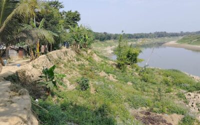 তলিয়ে যাচ্ছে বন্যা নিয়ন্ত্রণ বাঁধ